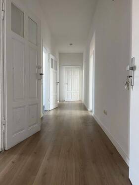 Bild 2 - 4 Zimmer Etagenwohnung zur Miete in Naumburg