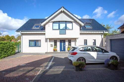 Hausansicht Vorne - Freistehendes Einfamilienhaus im beliebten Wohnort Wegberg - Beeckerheide!