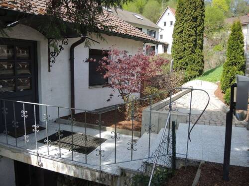 Eingangsbereich - Einfamilienhaus mit Garten, 130m², generalsaniert, provisionsfrei