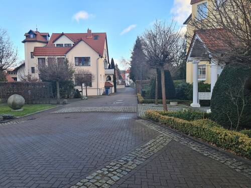 Zufahrt - 