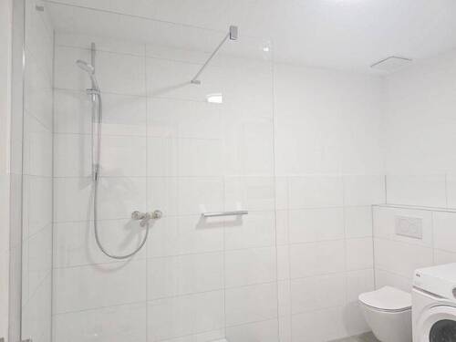 Bad (1).jpg - Etagenwohnung mit 74,00 m&sup2; in Singen (Hohentwiel) zur Miete