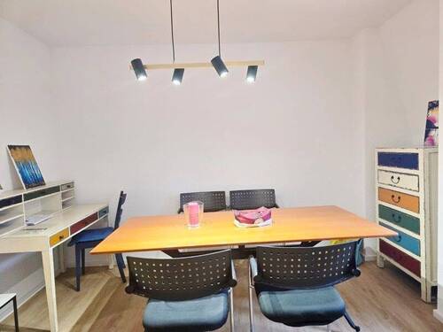 Esstisch, 4 Stühle, Kommoden, Sekretär.jpg - 