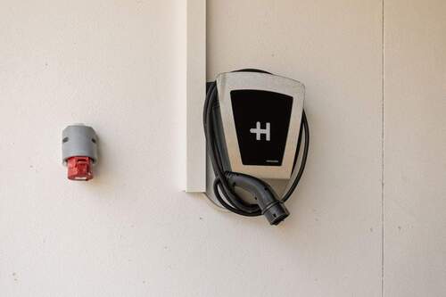 Wallbox und Starkstrom-Anschluss - 