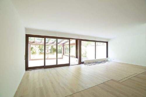 Wohnen III - Mehrfamilienhaus, Wohnhaus mit 181,00 m² in Gauting zur Miete