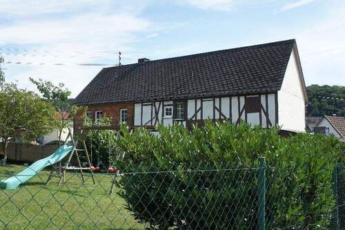 Bild 1 - ** SCHÖN RENOVIERTES FACHERKHAUS - NÄHE HACHENBURG**