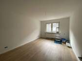Wohnzimmer - Erstbezug nach Renovierung 2 Zimmer Wohnung in Heckinghausen
