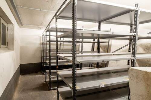 Regal-Lagerraum im Keller - 