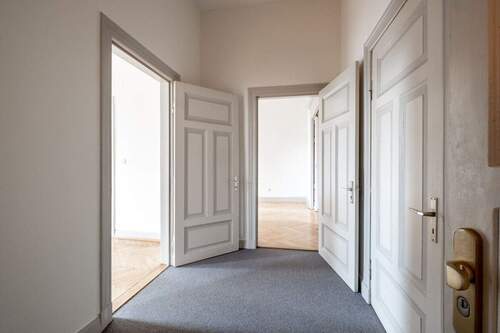 Eingang - Flur - Büro mit 155,00 m&sup2; in Lübeck zur Miete