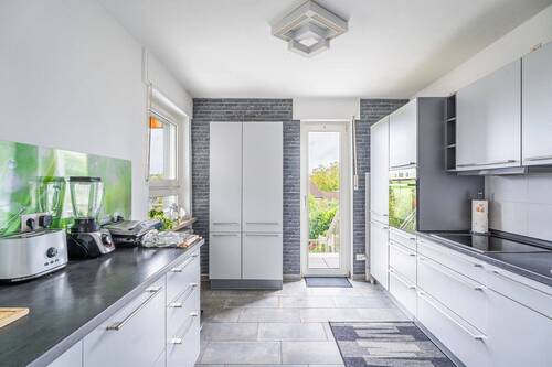 Küche EG - 7 Zimmer Mehrfamilienhaus, Wohnhaus in Königswinter