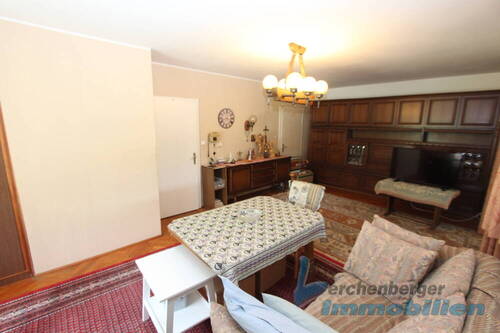 Wohnzimmer - 7 Zimmer Einfamilienhaus in Buchhofen