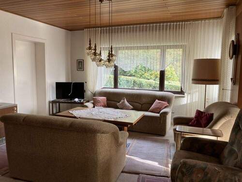 EG: Wohnzimmer - Blick Richtung Garten - 