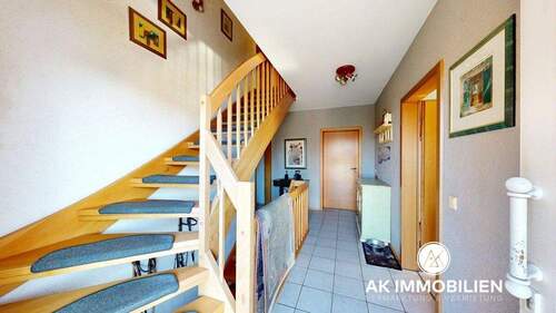 Treppen - Einfamilienhaus mit 126,00 m&sup2; in Hessisch Oldendorf zum Kaufen