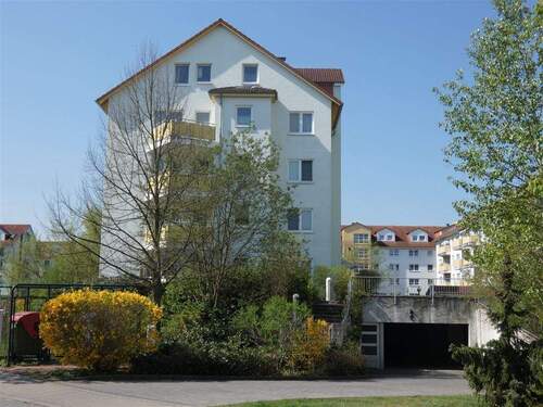 Zufahrt - FRISCHE RENOVIERT - Gemütliche 2-Zimmer-Wohnung mit Einbauküche und Balkon
