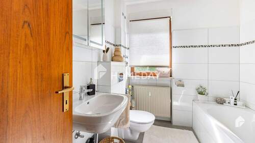 1. OG Badezimmer 1 - 