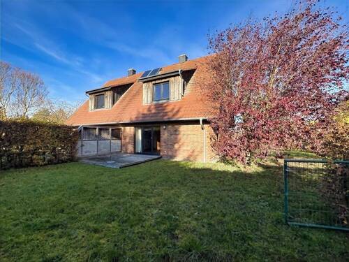 Gebäudeansicht 2 - 6 Zimmer Mehrfamilienhaus, Wohnhaus in Eldetal