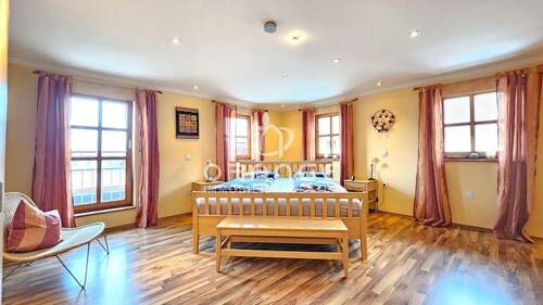 OG: Hauptschlafzimmer m. Klimaanlage - 