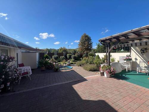 Ansicht Terrasse und Garten - 