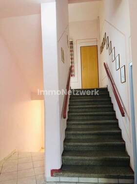 Treppenhaus - Etagenwohnung mit 80,00 m&sup2; in Schönwald zum Kaufen