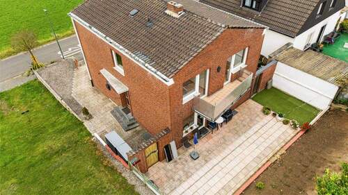 Aufnahme Drohne - Mehrfamilienhaus, Wohnhaus mit 136,00 m² in Stolberg zum Kaufen