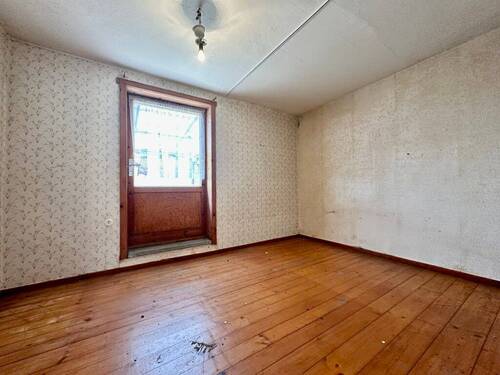 Zimmer im OG mit Zugang Balkon - 