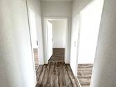 Flur - Etagenwohnung mit 57,00 m&sup2; in Tangerhütte zur Miete