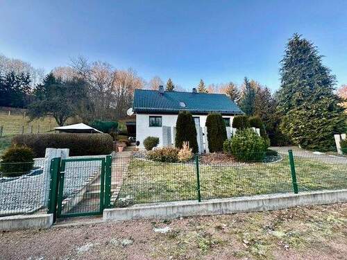 Herzlich Willkommen - Einfamilienhaus mit Pool - Zwischen Idylle und Stadtleben - in einem Ortsteil von Schmalkalden