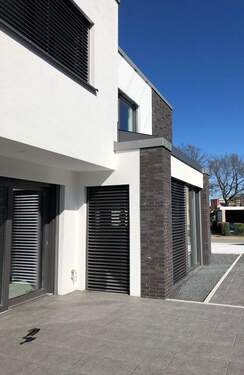 Fassaden Versprung Raffstore.jpg - 