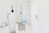 Badezimmer II - 