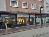 Objektansicht - Friseursalon (ca. 124 m²) mit ca. 4 m Fensterfront in 23552 LübeckCity - KönigstraßeHaerder-Center