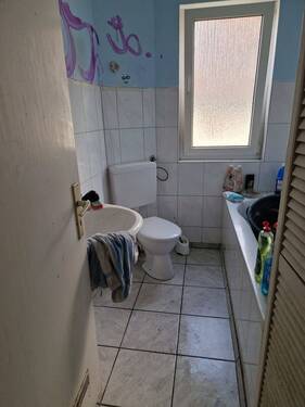  1.OG Badezimmer - 