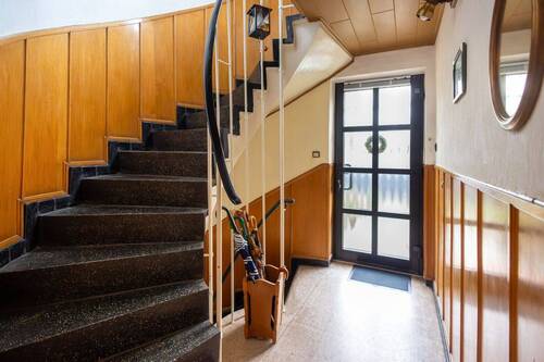 EG Eingang - 7 Zimmer Reihenmittelhaus in Bochum
