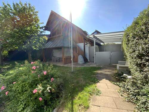 Blick vom Hauseingang - 5 Zimmer Doppelhaushälfte zum Kaufen in Neunkirchen