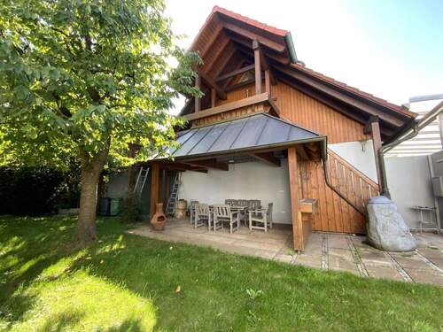 Nebengebäude/ Freisitz - 