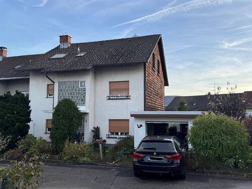 Hausansicht-Eingang - 8 Zimmer Mehrfamilienhaus, Wohnhaus in Lauchringen