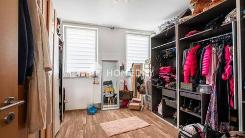 1. OG Ankleidezimmer 1 - 