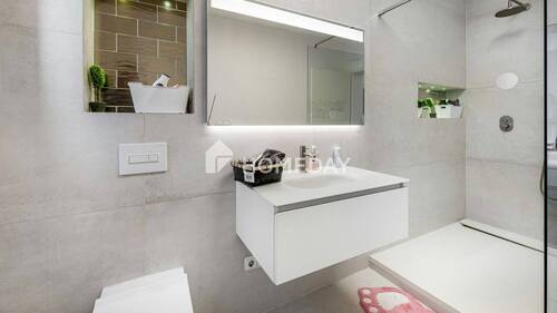 1. OG Badezimmer 1 - 