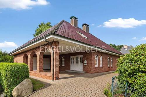 Titelbild - Großzügig Wohnen - Stilvolles Einfamilienhaus in ruhiger Lage