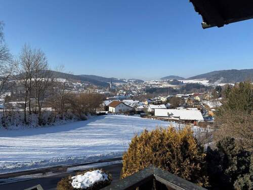 Ausblick - 6 Zimmer Mehrfamilienhaus, Wohnhaus zur Miete in Teisnach