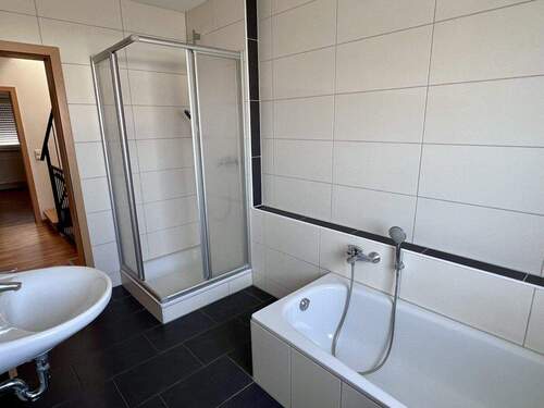 Badezimmer im Obergeschoss - 