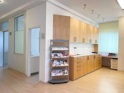 Schrankzeile - 1 Zimmer Büro zum Kaufen in Leichlingen (Rheinland)