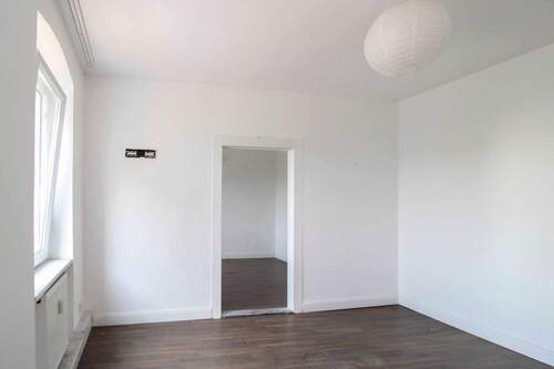 WHG 1 - 3 Zimmer Mehrfamilienhaus, Wohnhaus zum Kaufen in Magdeburg