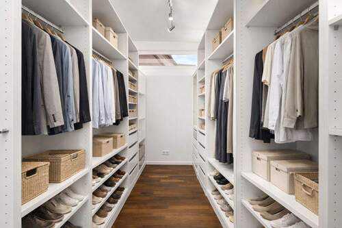 Kleiderschrank möbiliert Außenansicht - 