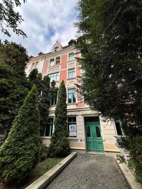 Stadthaus mit grüner Tür - 