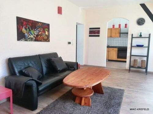 Wohnzimmer - Krefeld-Cracau, Florastraße 53 - Tolle, voll möblierte 2-Zimmer-Nichtraucher-DG-Wohnung für max. 2 Personen ab Juni !!