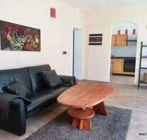 Krefeld-Cracau, Florastraße 53 - Tolle, voll möblierte 2-Zimmer-Nichtraucher-DG-Wohnung für max. 2 Personen ab Juni !!