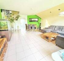 4-Zimmer-Maisonettewohnung über zwei Ebenen, mit Balkon und Seeblick in ruhiger Wohnlage. - Monheim