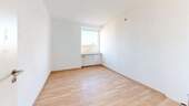 Schlafzimmer 1.0 unsaniert - 3 Zimmer Etagenwohnung in Wolfsburg