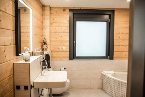 Badezimmer EG - Hotel, Pension, Gasthof in Offenburg zum Kaufen