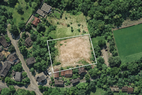 Musterbild - Sonnengrundstück für privates Villenensemble im Park