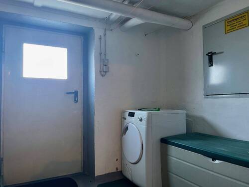 Waschkeller mit Ausgang in den Garten - 